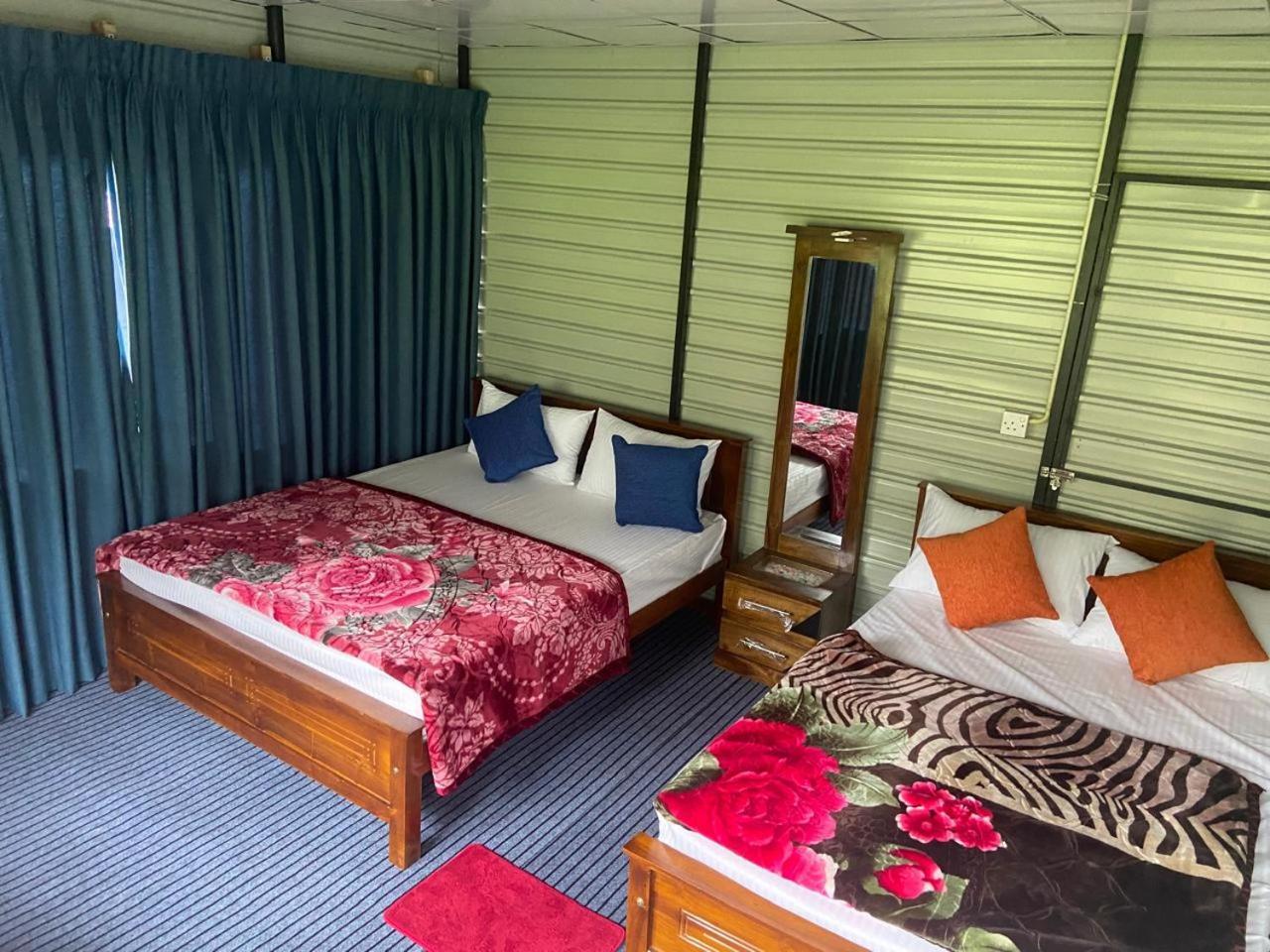 Shan Hotel Nallathanniya ภายนอก รูปภาพ