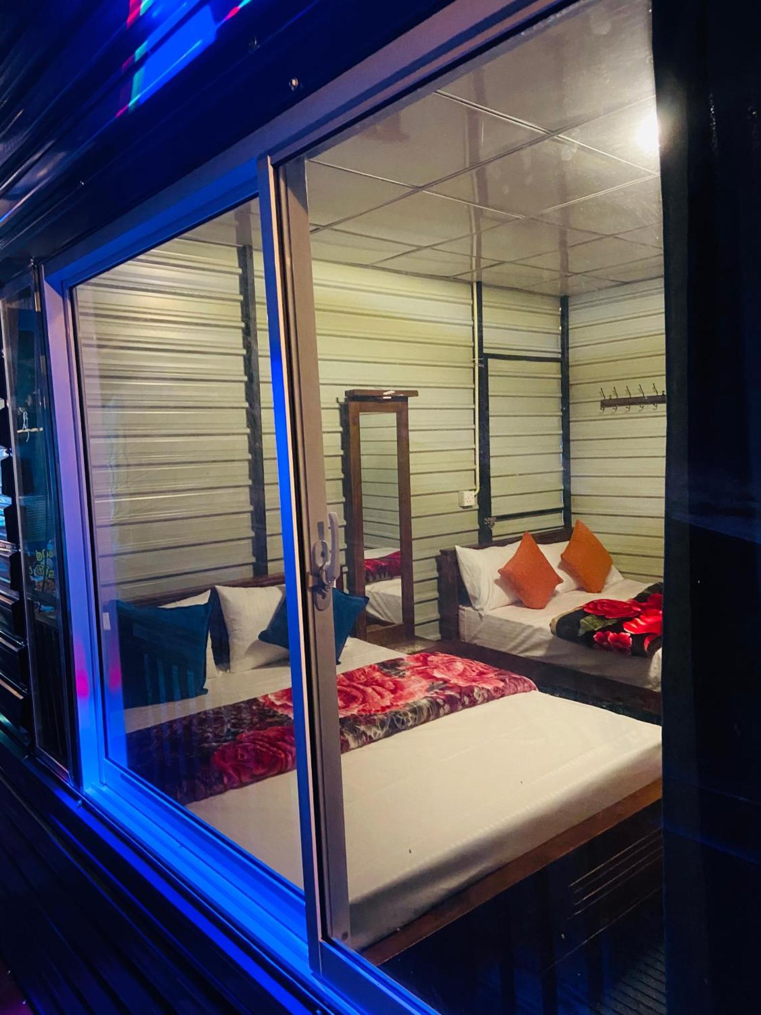 Shan Hotel Nallathanniya ภายนอก รูปภาพ