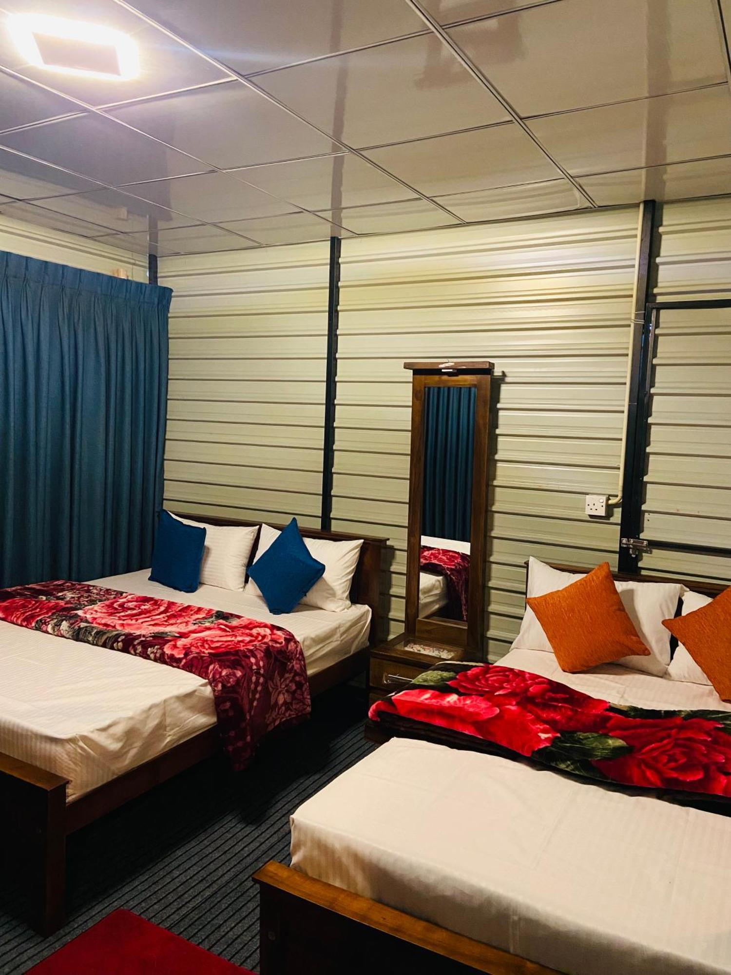 Shan Hotel Nallathanniya ภายนอก รูปภาพ